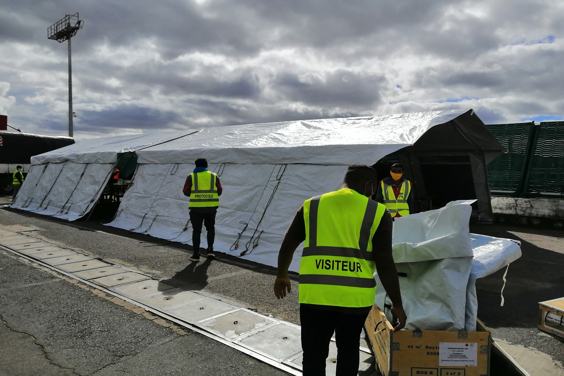 Mise à disposition des tentes par la Croix-Rouge Malagasy auprès du Gouvernement